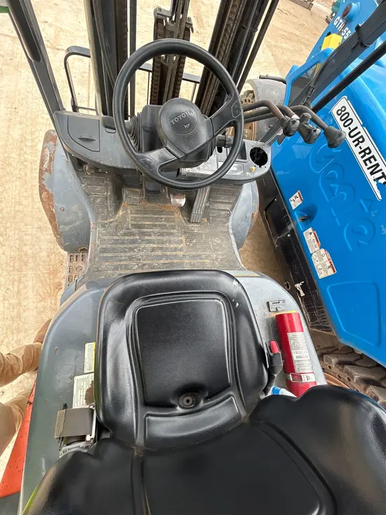 2017 Toyota 8FGU25 Warehouse Forklift