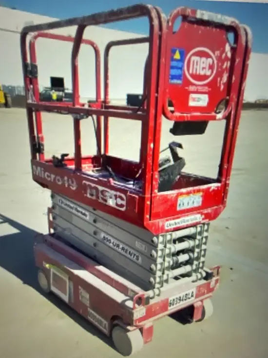 2018 MEC MICRO 19 Scissor Lift