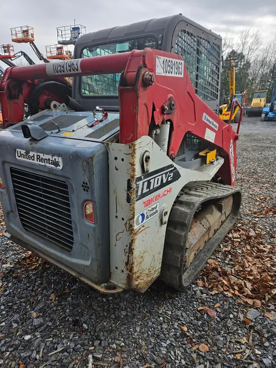 2017 Takeuchi TL10V2-CR Track Loader