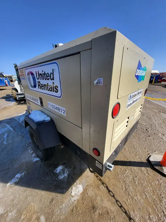 2019 Doosan P425/HP375EXT4I Air Compressor