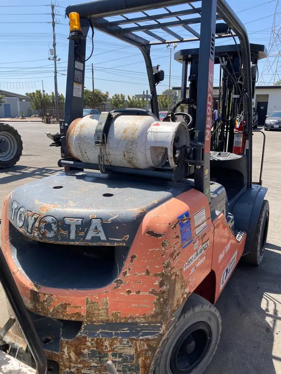 2016 Toyota 8FGU30 Warehouse Forklift