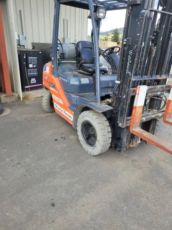 2017 Toyota 8FGU25 Warehouse Forklift