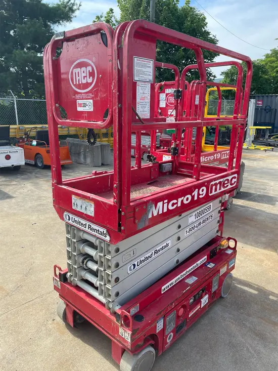 2018 MEC MICRO 19 Scissor Lift