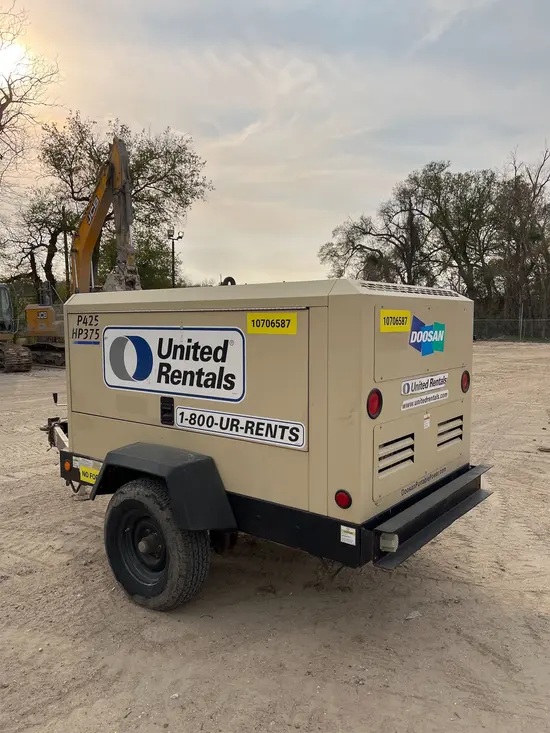 2018 Doosan P425/HP375WCUT4 Air Compressor
