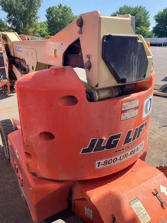 2014 JLG E400AJPN Articulating Boom Lift
