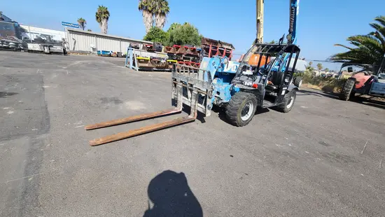 2015 Genie GTH-5519 Forklift