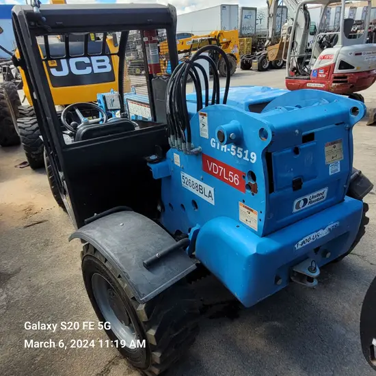 2017 Genie GTH-5519 Forklift