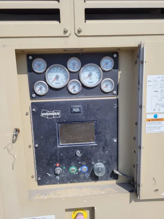 2016 Doosan XP825/HP750WCU Air Compressor