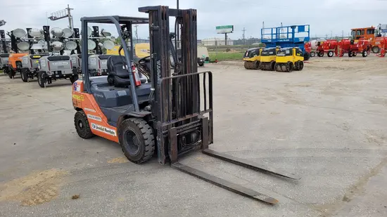 2017 Toyota 8FDU25 Warehouse Forklift