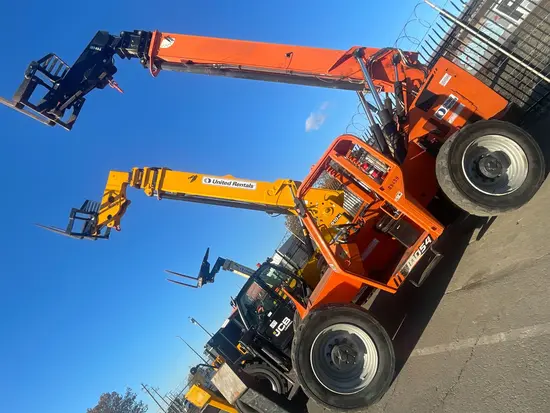 2017 SKYTRAK 10054 Forklift