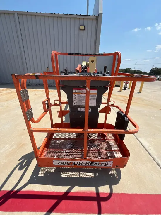 2016 JLG E400AJPN Articulating Boom Lift