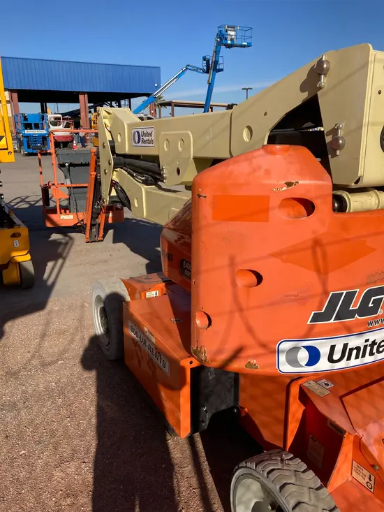 2016 JLG E400AJPN Articulating Boom Lift