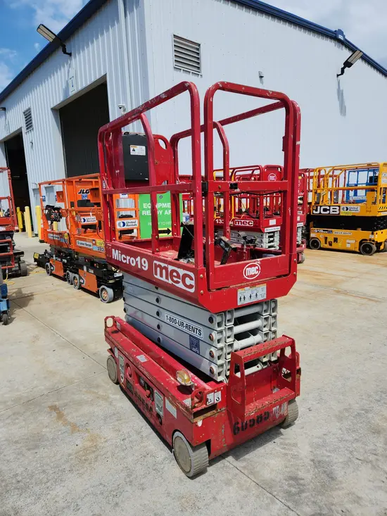 2018 MEC MICRO 19 Scissor Lift