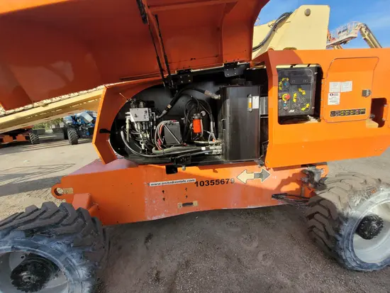 2015 JLG 800S Boom Lift
