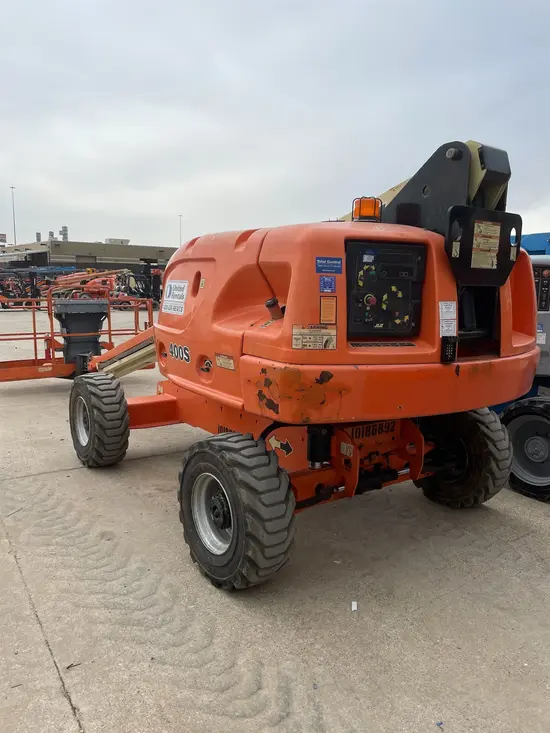 2013 JLG 400S Boom Lift