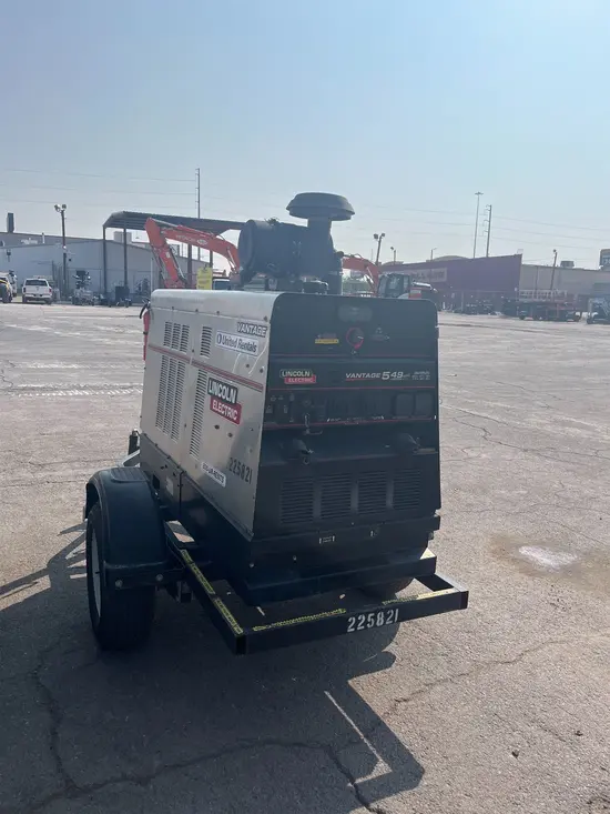 2019 Lincoln Electric VANTAGE 549 Welder