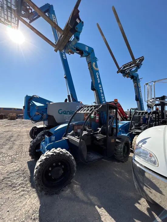 2016 Genie GTH-5519 Forklift