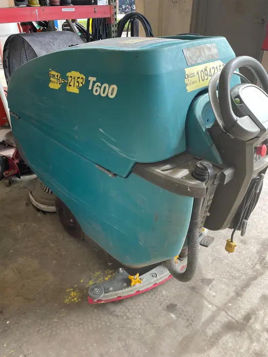 2019 Tennant T600-28 Scrubber