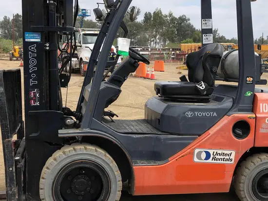 2015 Toyota 8FGU30 Warehouse Forklift