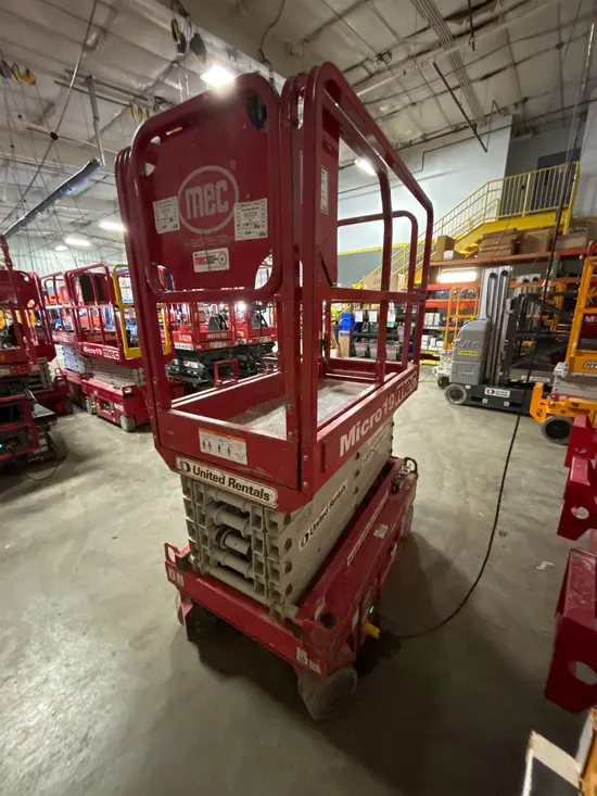 2018 MEC MICRO 19 Scissor Lift