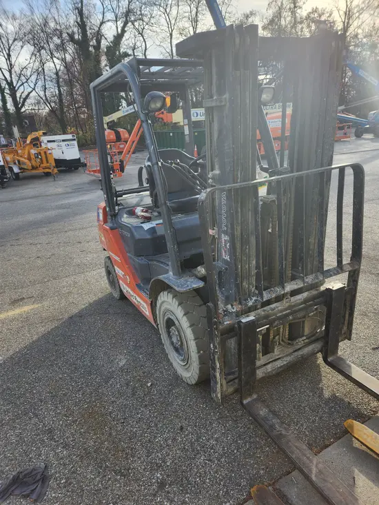 2017 Toyota 8FGU25 Warehouse Forklift
