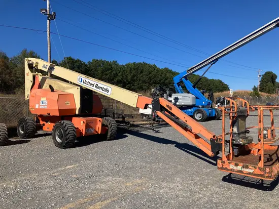 2013 JLG 800AJ Articulating Boom Lift