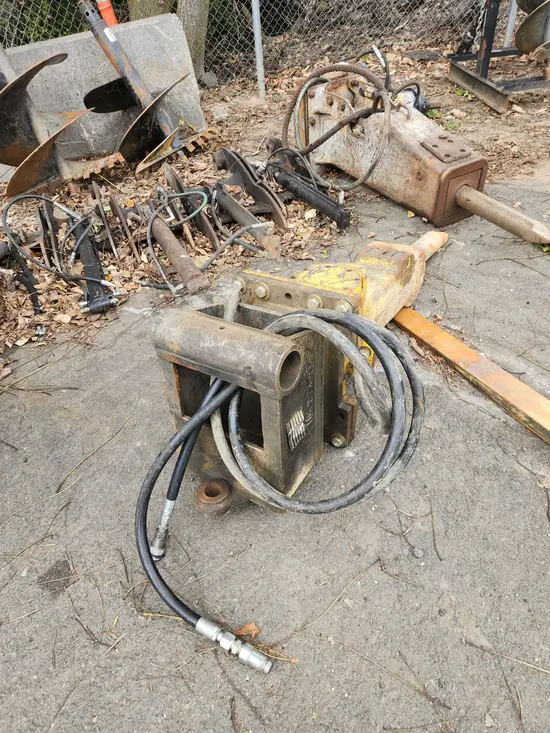 2017 Atlas Copco SB 452 Attachment