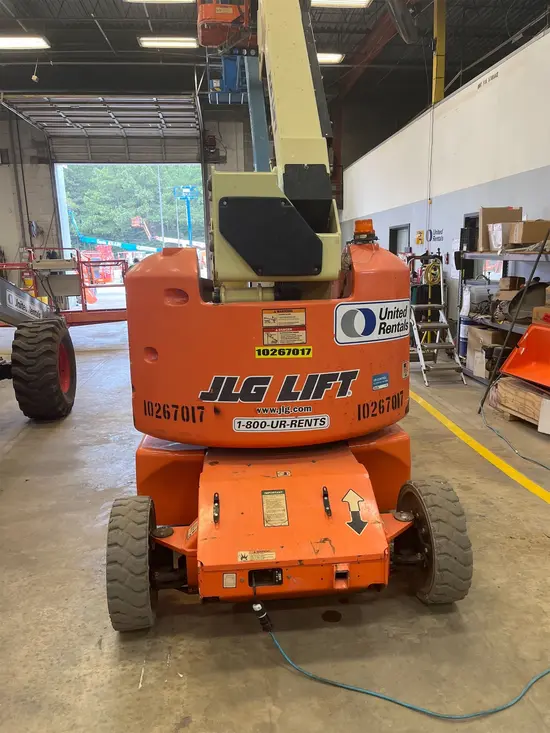 2014 JLG E400AJPN Articulating Boom Lift