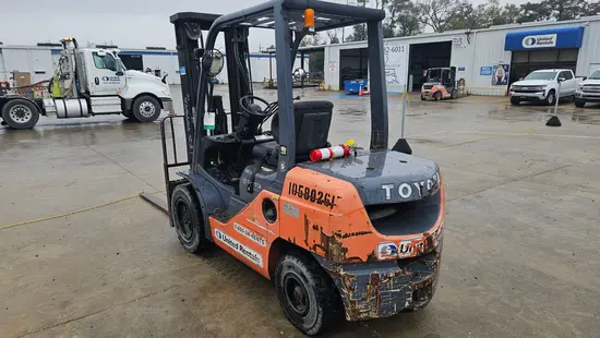 2017 Toyota 8FDU30 Warehouse Forklift