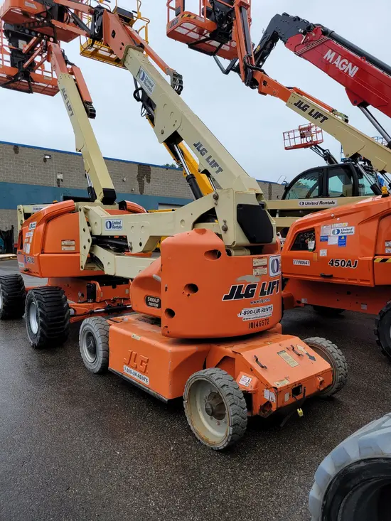 2013 JLG E400AJPN Articulating Boom Lift