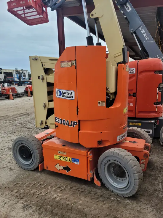 2016 JLG E300AJP Articulating Boom Lift