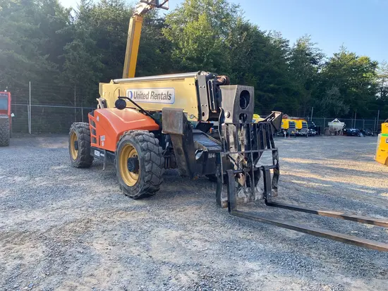 2016 JLG 1055 Forklift
