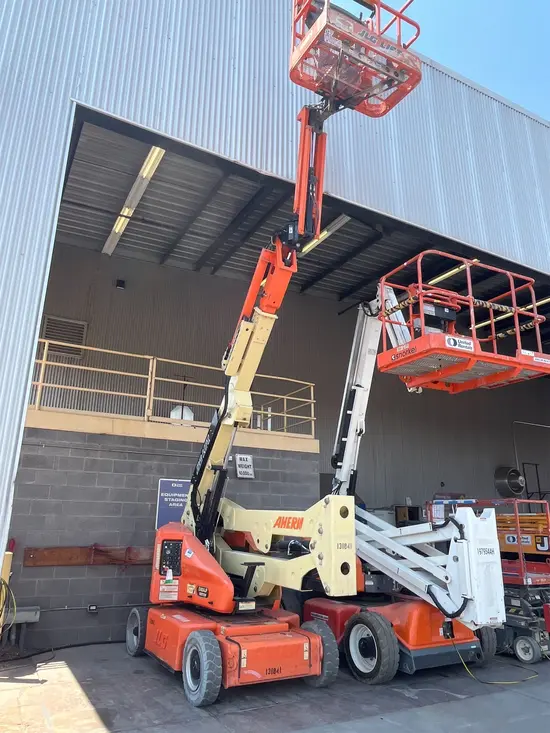 2013 JLG E400AJPN Articulating Boom Lift