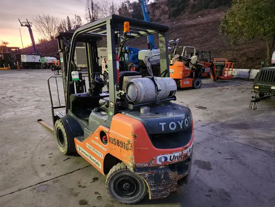 2017 Toyota 8FGU25 Warehouse Forklift