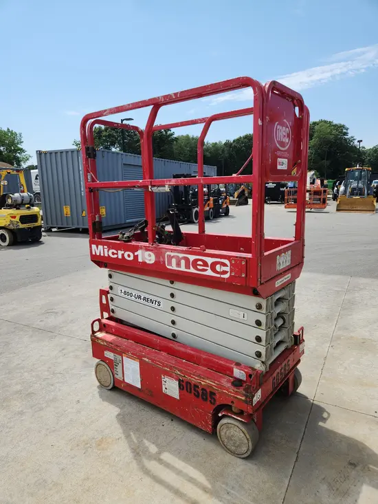 2018 MEC MICRO 19 Scissor Lift