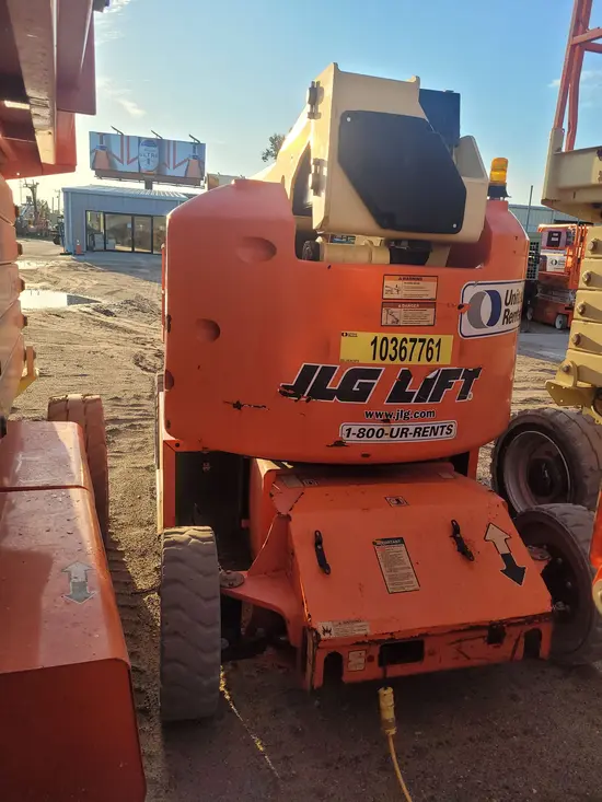 2015 JLG E400AJPN Articulating Boom Lift
