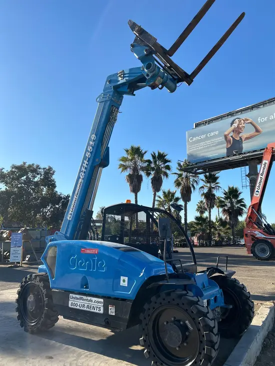 2017 Genie GTH-5519 Forklift
