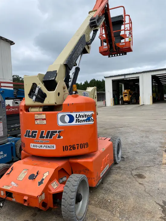 2014 JLG E400AJPN Articulating Boom Lift
