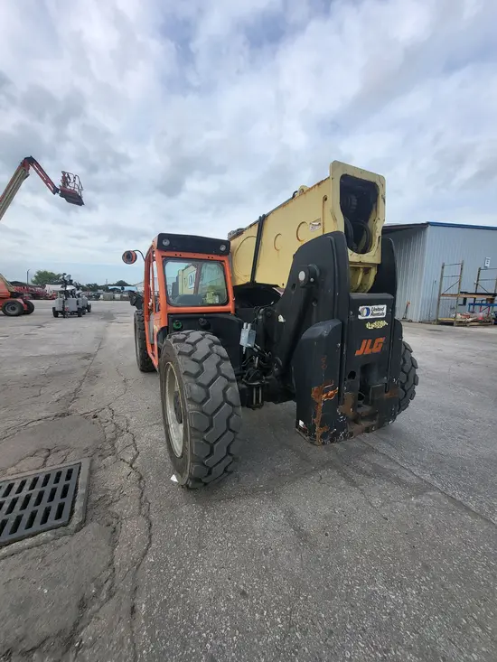 2016 JLG 1055 Forklift