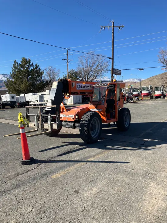 2016 SKYTRAK 8042 Forklift