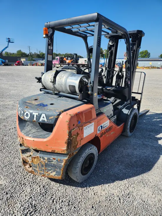 2016 Toyota 8FGU30 Warehouse Forklift