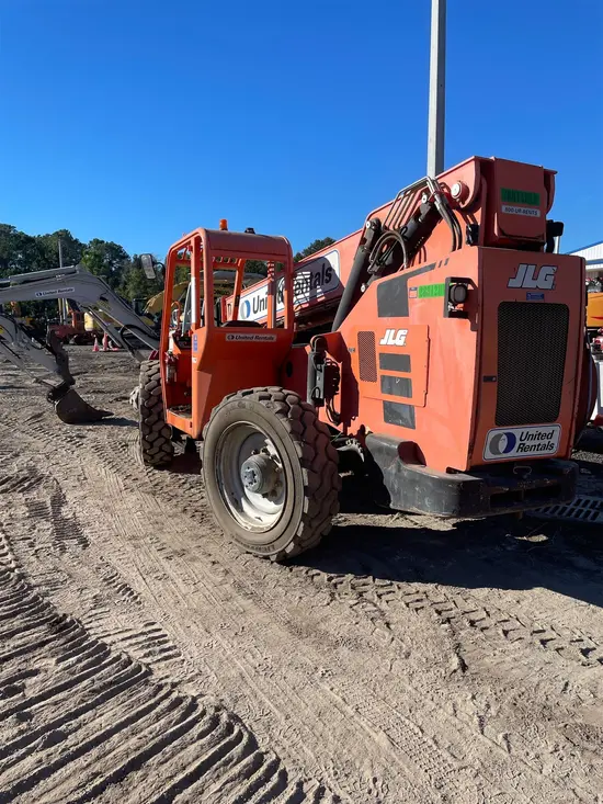2016 SKYTRAK 8042 Forklift