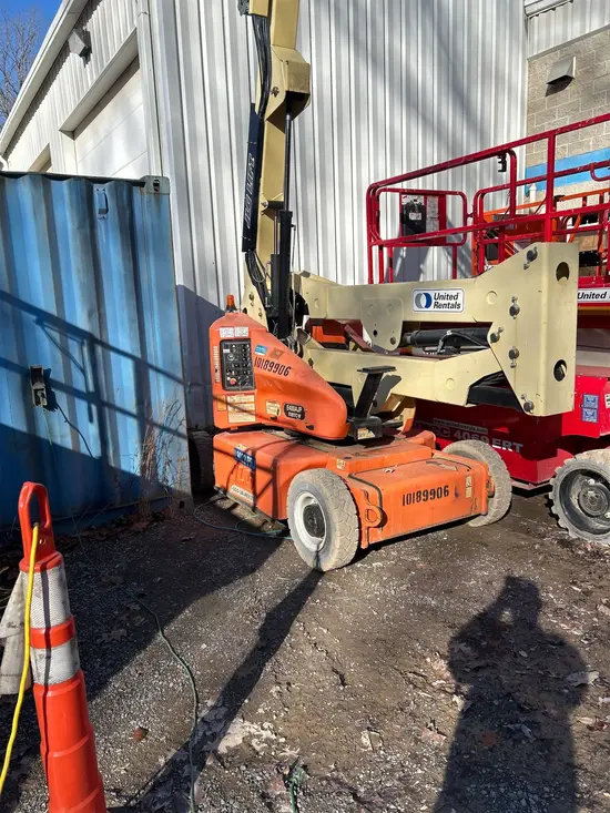 2013 JLG E400AJPN Articulating Boom Lift