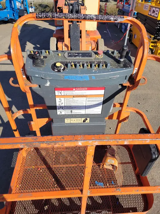 2014 JLG E400AJPN Articulating Boom Lift