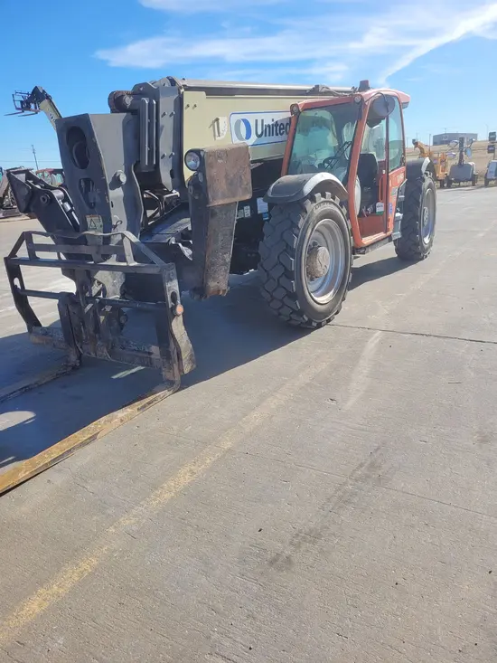 2018 JLG 1055 Forklift