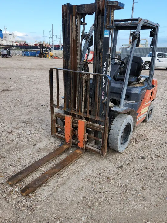 2018 Toyota 8FDU25 Warehouse Forklift