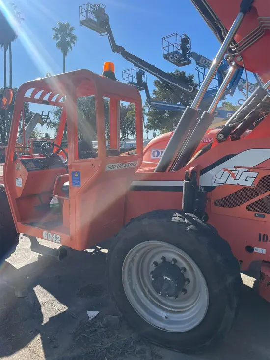 2015 SKYTRAK 6042 Forklift