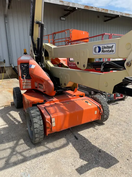 2015 JLG E450AJ Articulating Boom Lift