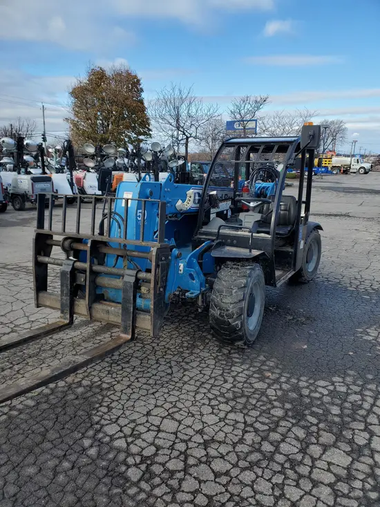 2016 Genie GTH-5519 Forklift