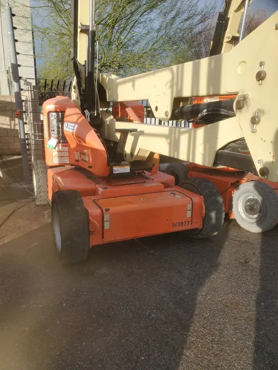 2014 JLG E450AJ Articulating Boom Lift
